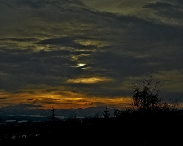 súmrak nad dolinou