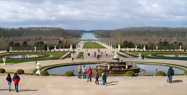 Pohľad na versaillský park