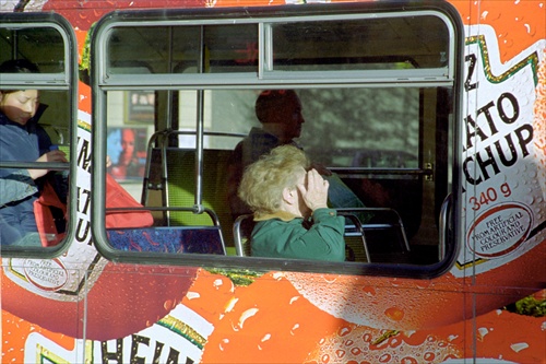 priveľa slnka v kečupovom autobuse