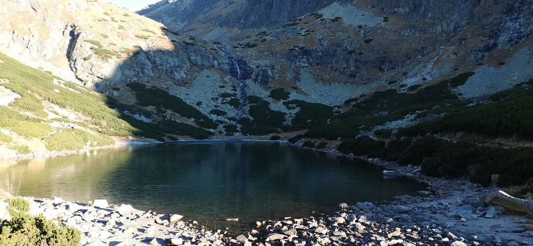 Velické pleso (1663m)