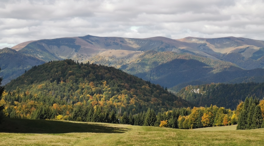 Krížna (1574m), Ostredok (1596m)