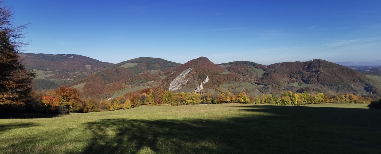 Jeseň nad Červeným Kameňom