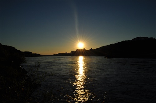 Západ slnka nad River Parkom