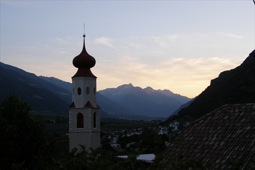 večer v Naturne