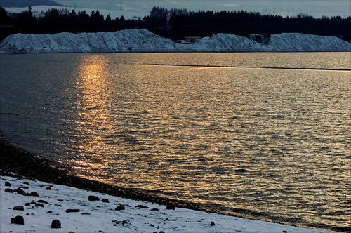 SLNEČNÉ LÚČE NA MARE