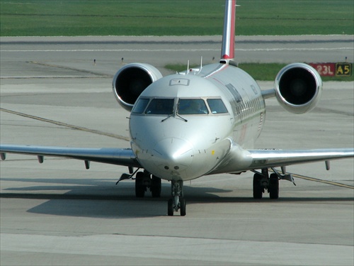 CRJ200