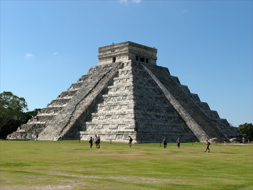 Chitzen Itza, Kukulkanova pyramída z druhej strany