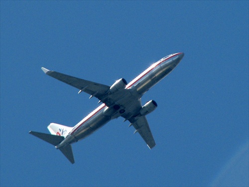 American Airlines Boeing 737 nad Manhattanom