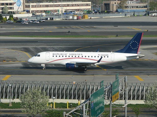 Republic Airways Embraer 170