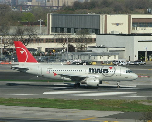 Airbus 319 Northwest Airlines