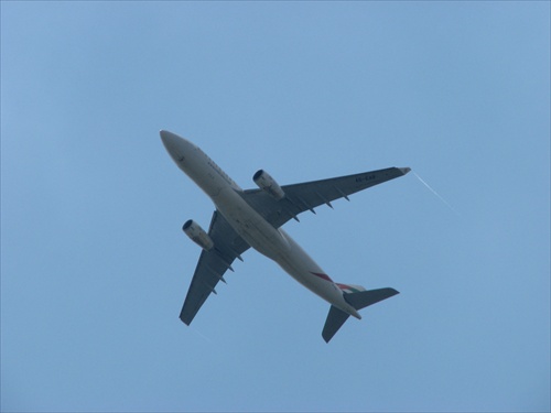 Emirates Airbus A332 nad zámkom Schönbrunn