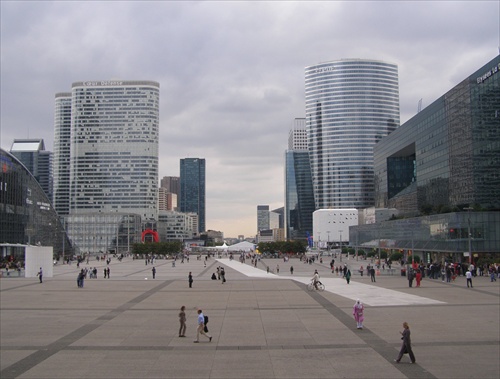 La Defence2