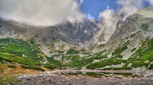 Skalnaté pleso - pohľad na Lomničák