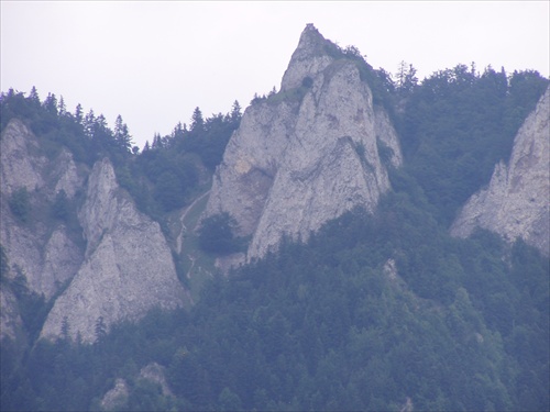 Pieniny 3 - vidíte tu vyhliadkovú terasu?