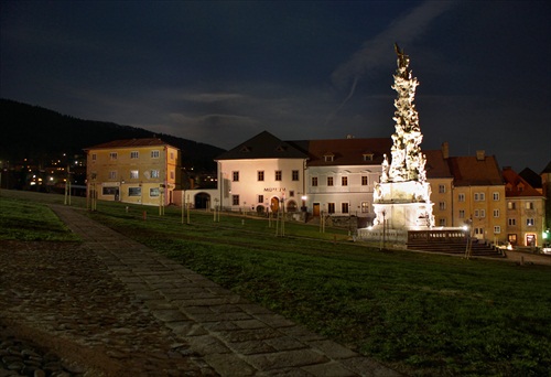 Vecer na namesti