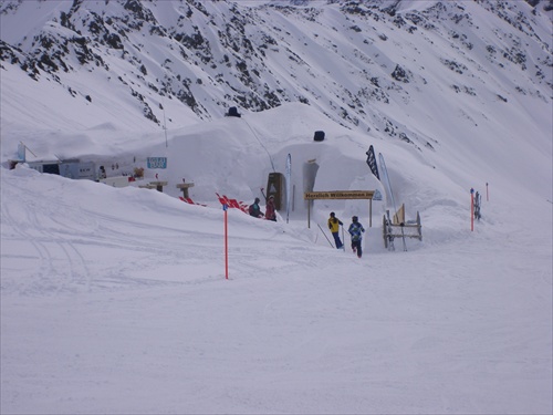 Iglu bar nad Davosom