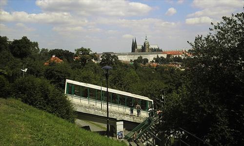 Na Petřín