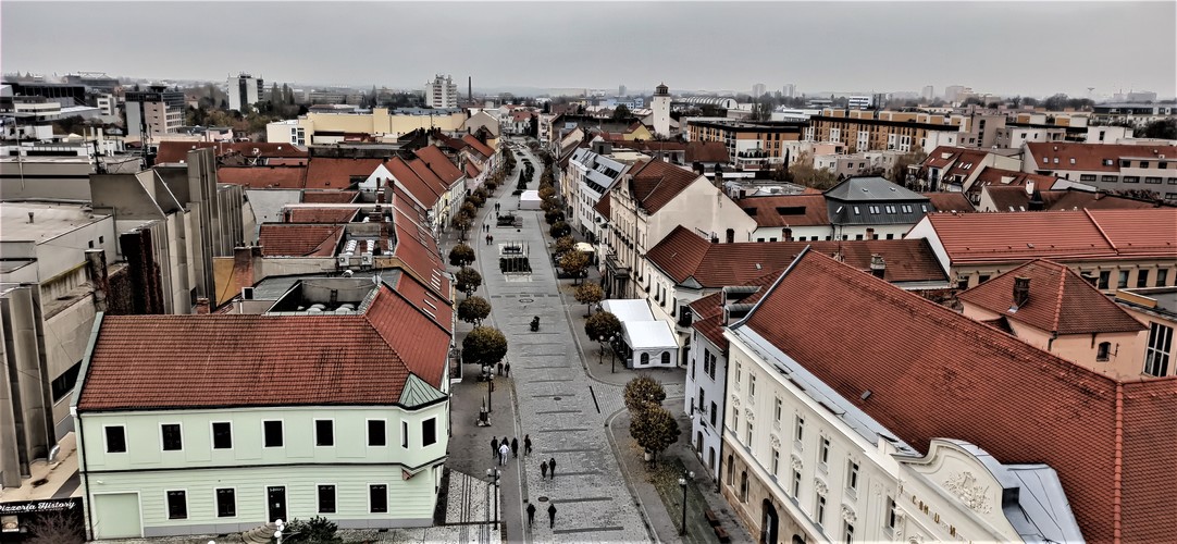 Pešia zona v Trnave.