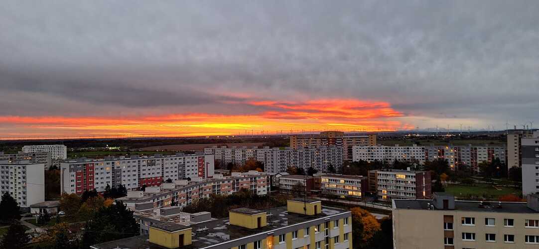 dnešný  západ  slnka z Petržalky 