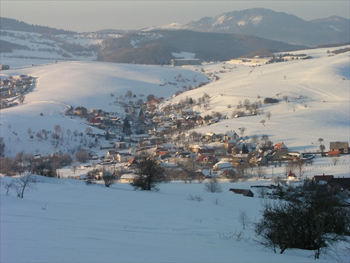 V náručí hôr