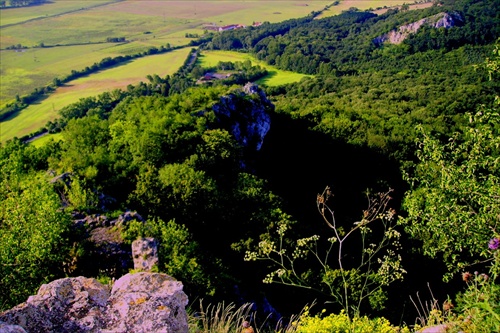 Výhľad zo zrúcaniny Podhradie