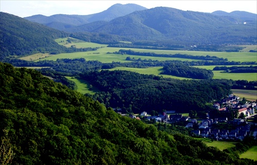 Výhľad zo zrúcaniny Podhradie