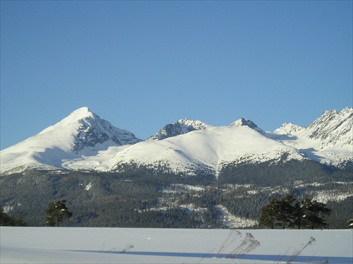 zimné Tatry z vlaku...