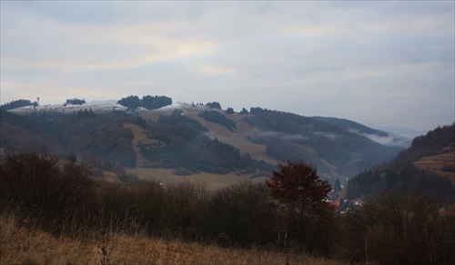 Lyžiarske svahy nad Mýtom