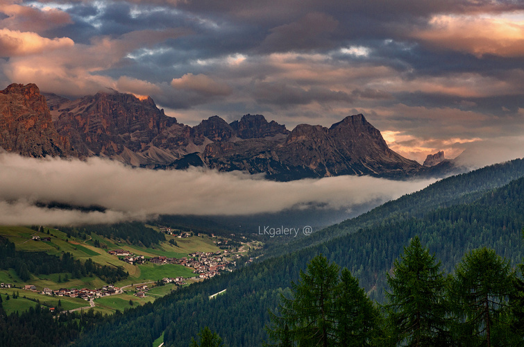 Dolomity