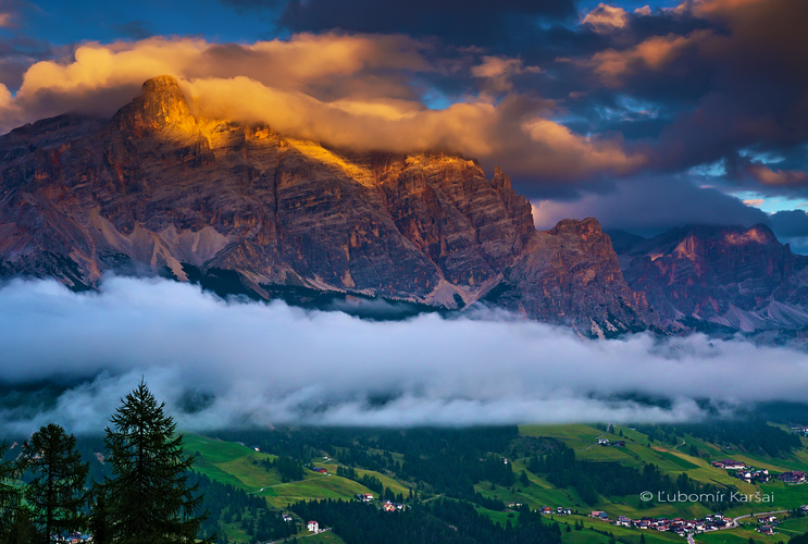 Dolomity