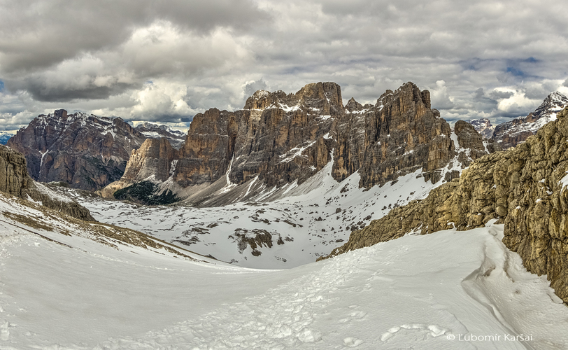 Dolomity