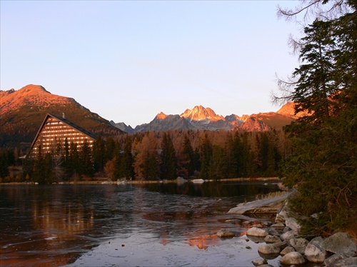 Štrbské pleso večer