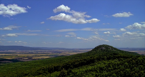 Veľký Lysec,na ľavo Zlaté Moravce