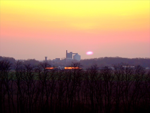 ...UFO nad Seredským cukrovarom...