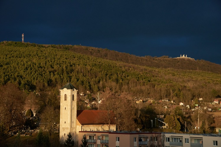 pred búrkou