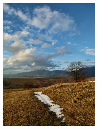 Posledné zvyšky snehu