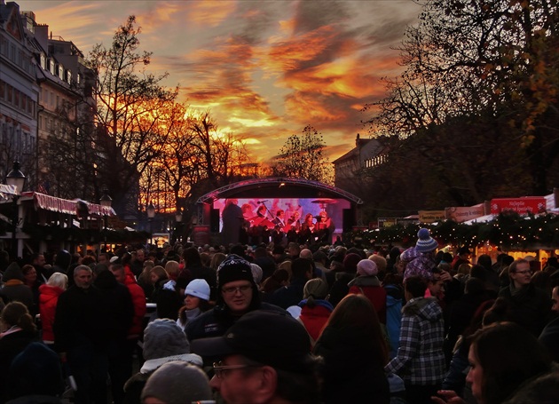 Vianočné trhy, Bratislava, Hviezdoslavovo námestie - 3