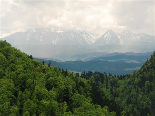 Vyhlad z cesty na Sokolicu 747 m.n.m.