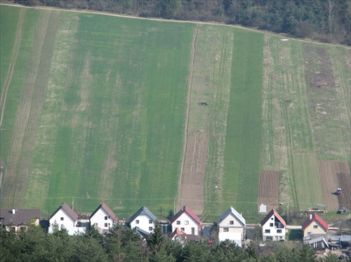 ....chalúpky pod roľama....