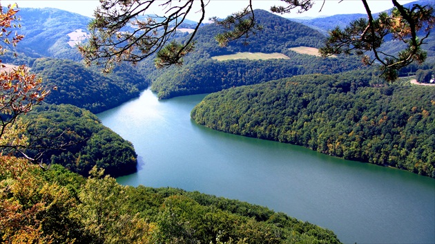 Ružín a okolitá scenéria z Drienkovej skaly