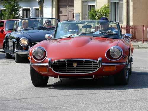 jaguar e-type