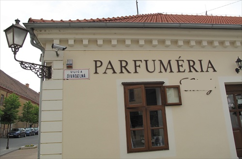 divadelná parfuméria