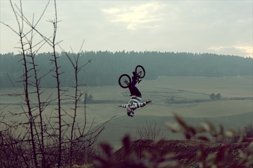 No hander .....odvaha mu nechyba :)