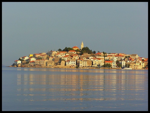 východ slnka nad Primoštenom