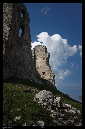 Hrušovský hrad