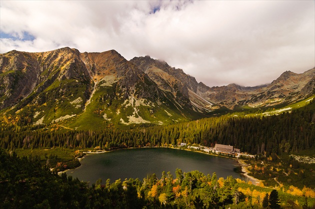 Popradské Pleso v jesennej nálade.