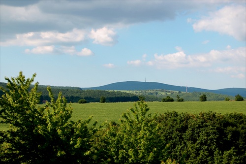 Veľká Javorina z vlaku...