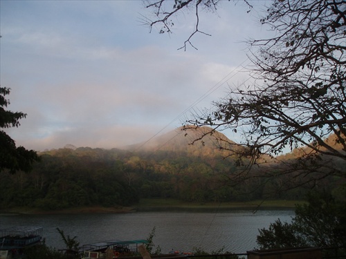 Peryiar Lake