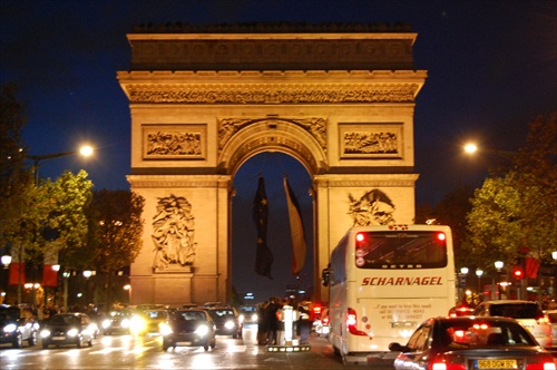 L'arc de triompfe le soir