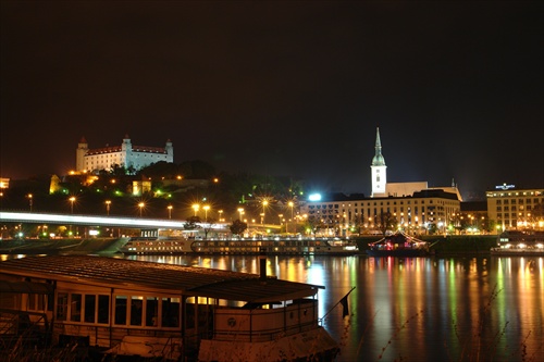 nočná Bratislava